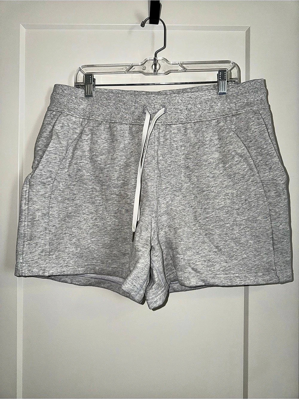 Lululemon Scuba High-Rise Short 5" Gray Size 14